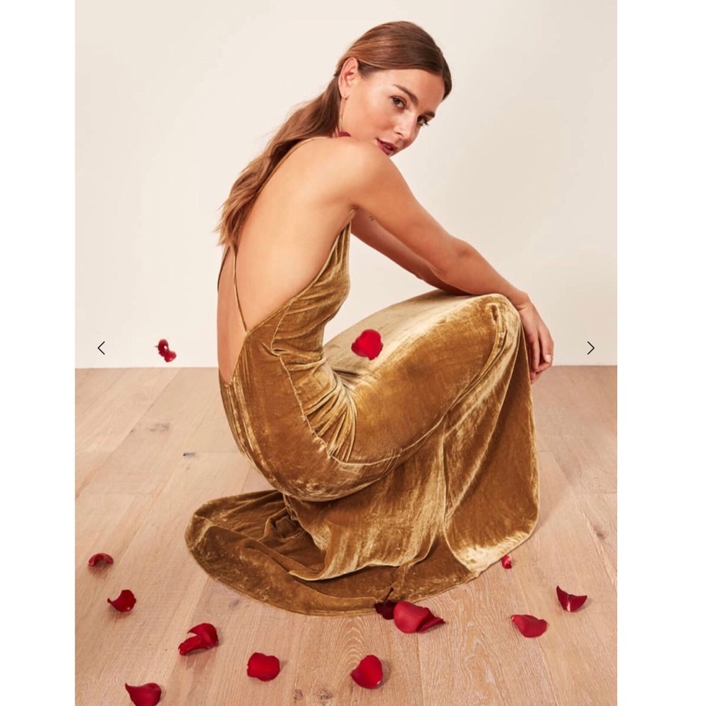 SOLD. Reformation sold out Rimini velvet dress